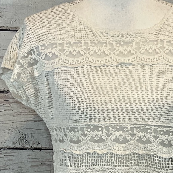 NUON Blouse Crochet & Lace Off White-Medium - Picture 2 of 3